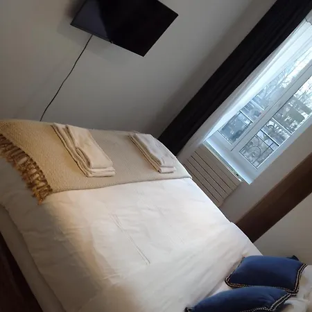 Апартаменты Myhotel10 Нёйи-сюр-Сен